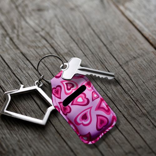 Håndlaget veske til Airpods som du enkelt kan henge på nøkkelknipe. Ha airpodsene lett tilgjengelig alltid. Rosa hjertemotiv