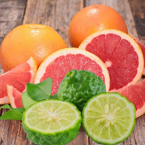 Bergamot og grapefrukt på bilde.