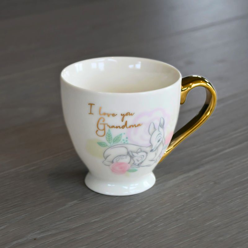Disney kopp med Bambi motiv og tekst "I love you grandma"