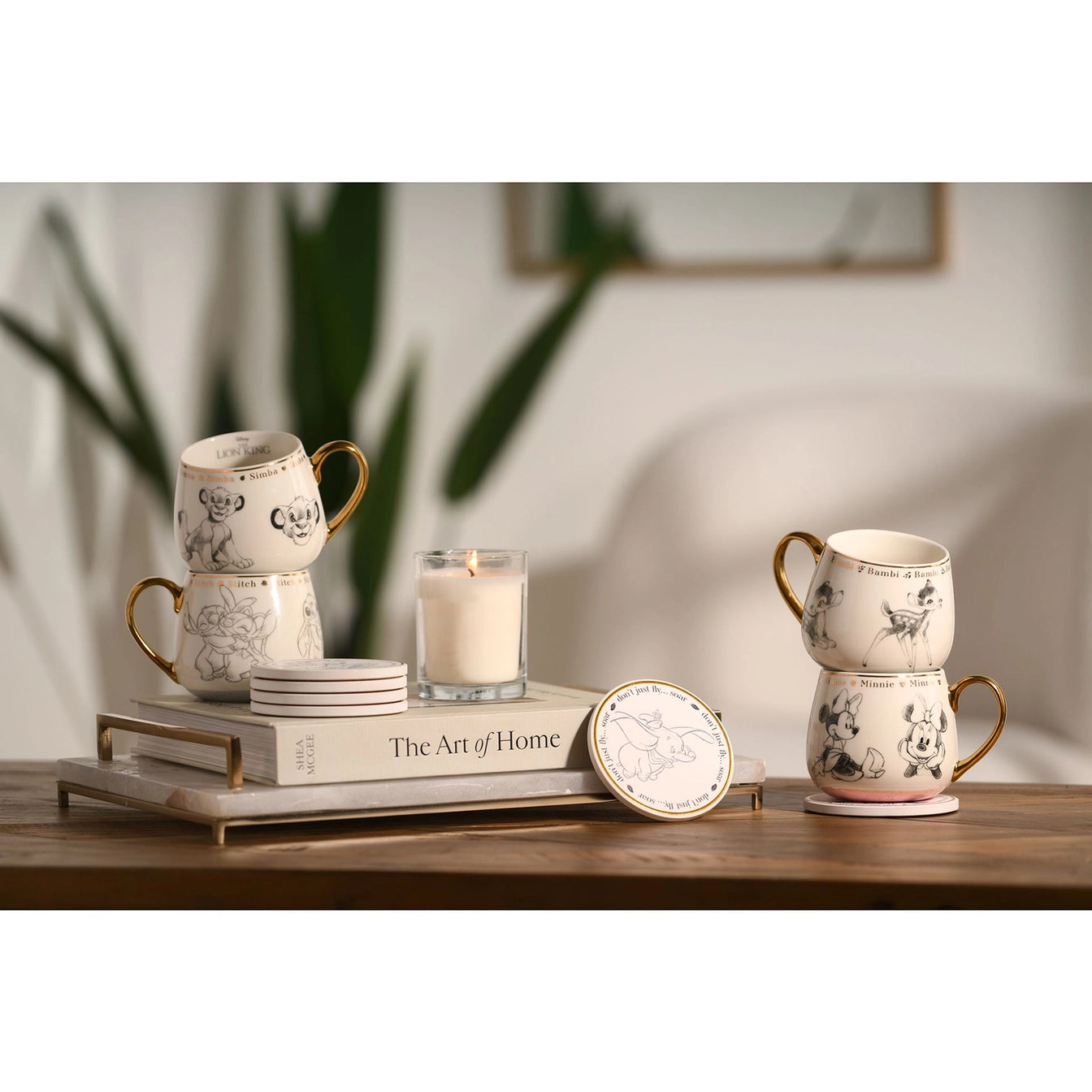 Disney Classic Collectable Mug-serien er designet for å kunne samles på.
Perfekt som gave eller til samling i hyllen, ikke bare for bruk til kaffe eller te.
Krusene er offisielt lisensiert Disney-produkt.
Koppene er originale og lisensierte, så her får man et autentisk Disney-produkt av høy kvalitet. Denne serien har 10 kjente disney figurer.