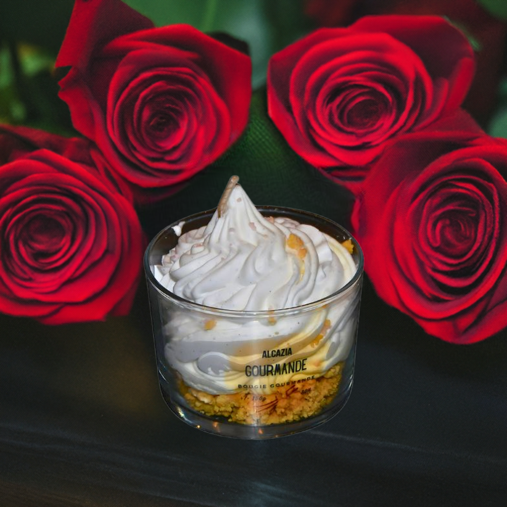 Vanilje duftlys fra Alzasia utslilt sammen med roser.