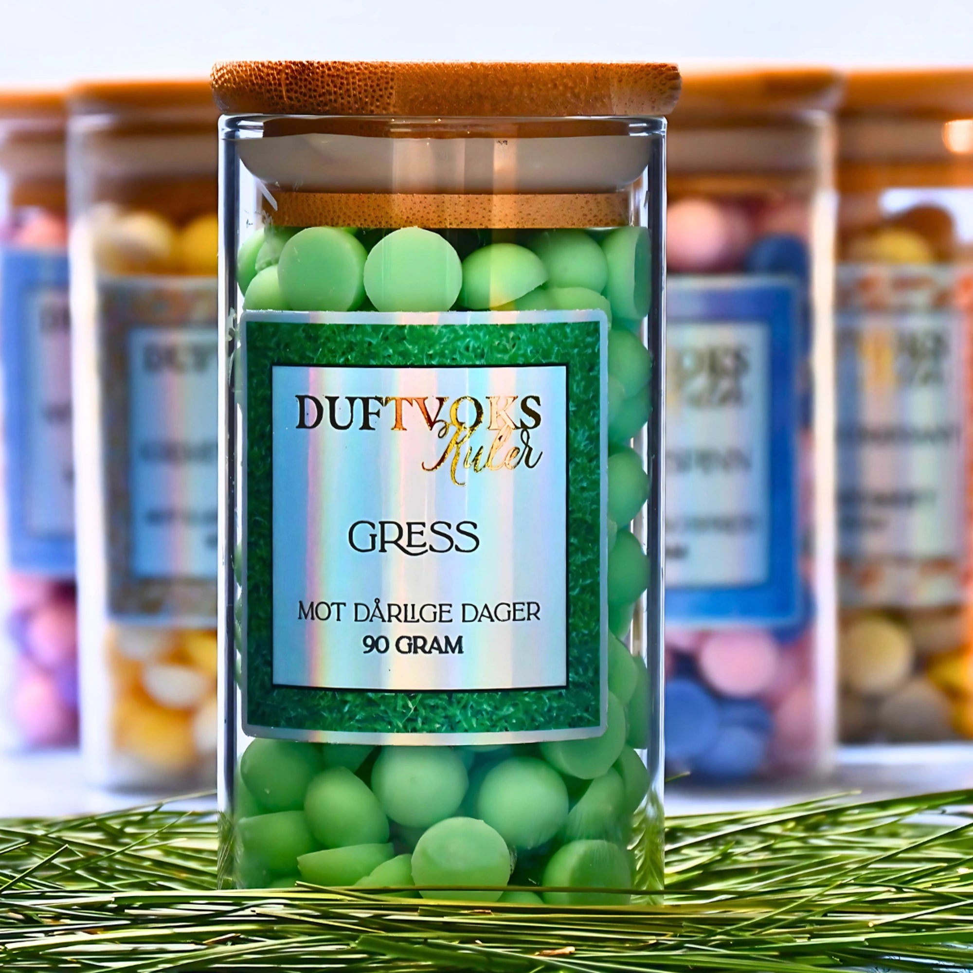 Duftvoks kuler med lukten av gress. Disse er perfekt til de dagene som ikke er så bra. Noen ganger blir ikke livet helt som forventet å da er det fint å finne trøst i de små tingene. Smelt noen kuler og tenkt på de gode tingene i livet.