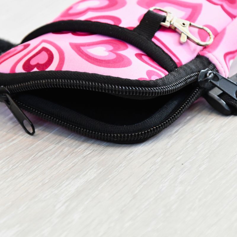 Vesken til termokopp kommer med to glidlåser.