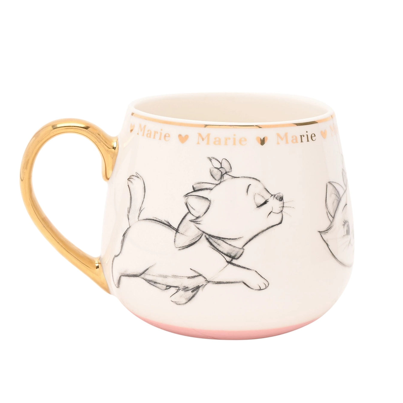 Nydelig Mariepus disneykopp fra samlekoppserien Disney Classic Collectable Mug. Porselen og gulldetaljer. Mariepus er tegne illustrasjon med flere bilder rundt hele kruset. Gi morgenkaffen litt esktra magi med Disney.