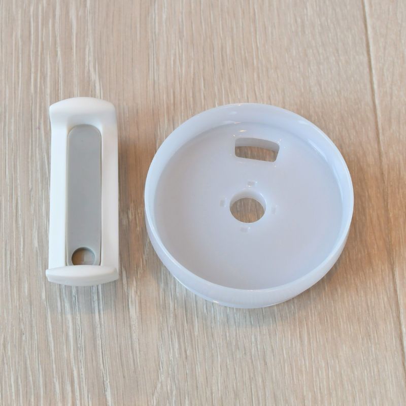 Lokket kan deles så man enkelt kan reingjøre og komme til overalt.