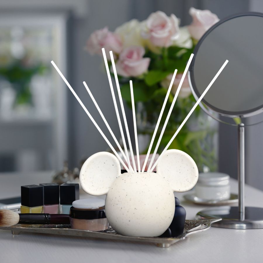 Mikke mus diffuser på sminkebordet.