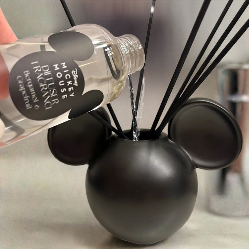 Bergamott og Grapefrukt lukt. Mikke mus defuser i bruk.