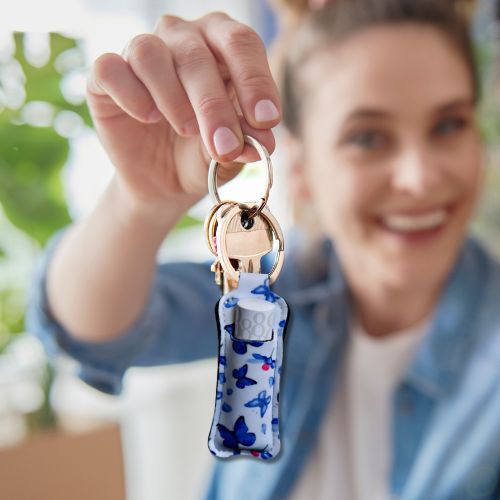 Sommerfugl veske til lypsil som henger på nøkkelringen. Ha leppestiften lett tilgjengelig uansett hvor du går.