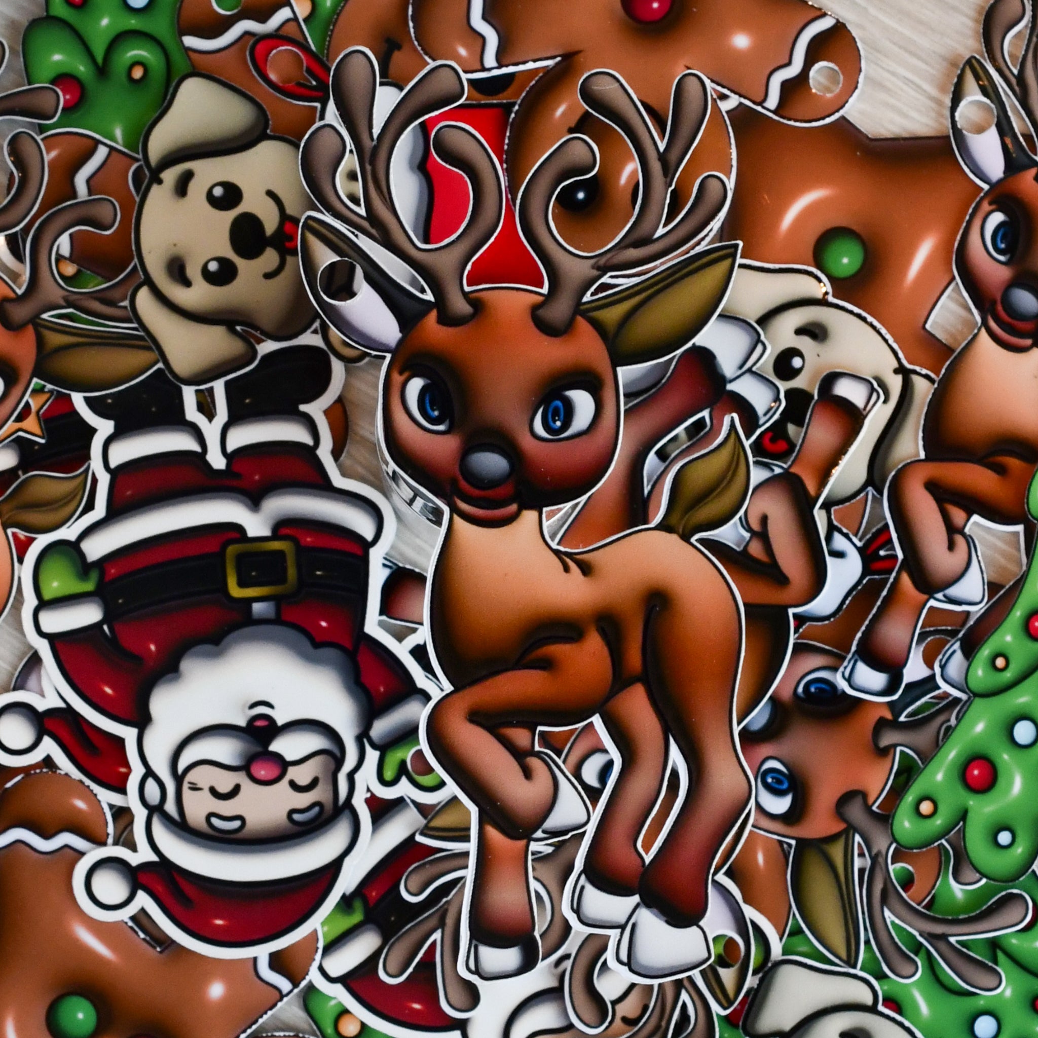 Til og fra lapper med boble 3D effekt til julegavene under juletreet. Disse gavelappene er håndlaget og kommer i 5 nydelige design som gjør julegavene under juletreet ekstra søte. Disse er perfekte på gavene til både voksene og barn og vil garantert bli lagt merke til.