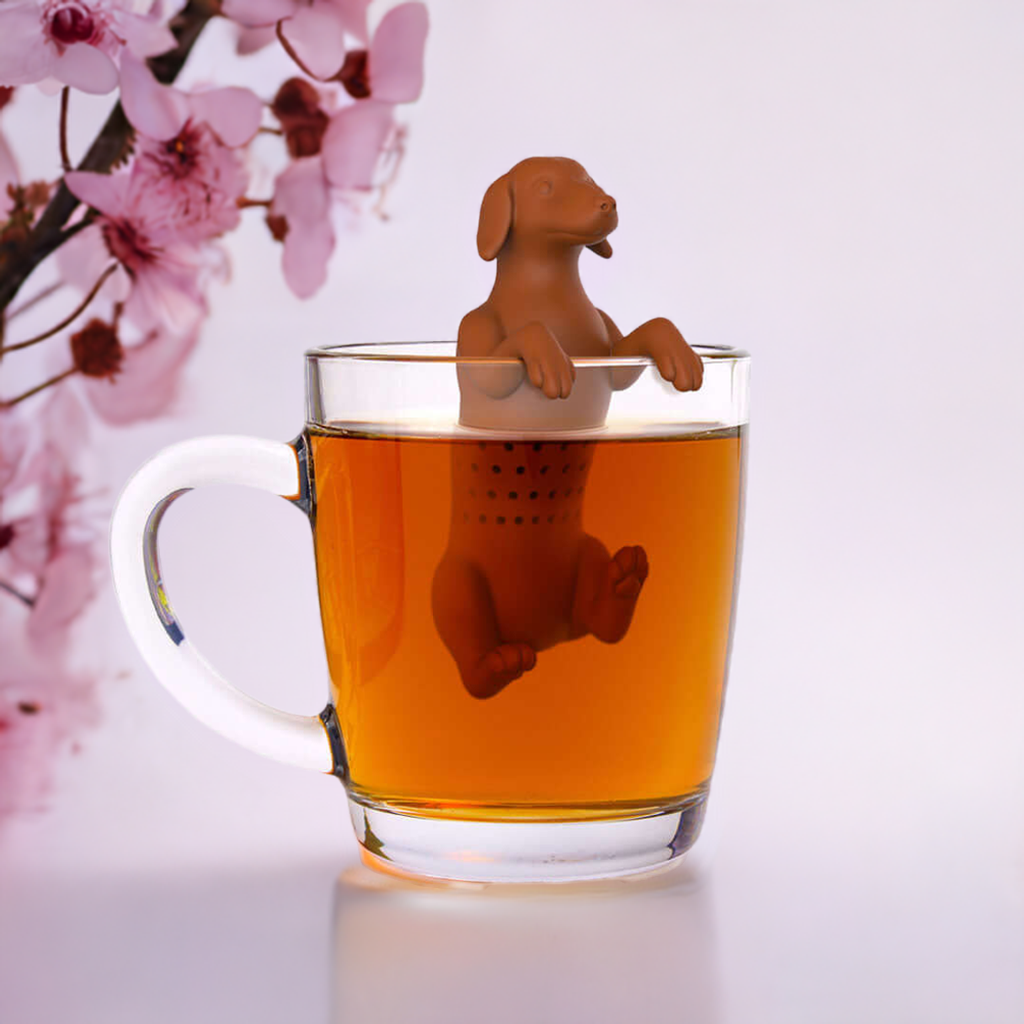 Winer dog tesil i bruk med blomster bak