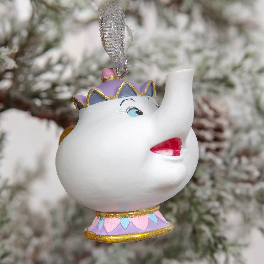 Fru Potts fra skjønnheten og udyret juletrepynt som henger på juletreet.