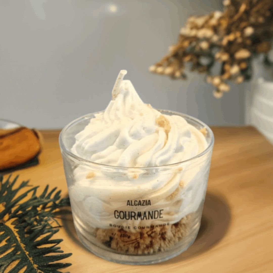 Et håndlaget duftlys som lukter vanlije