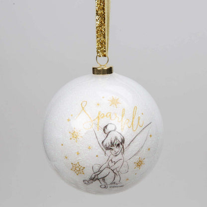 Disney julekule med Tingeling fra Peter Pan. Hvit kule med gullskrift Sparkle og gullstjerner. Snøre i gull med glitter. Alle 15 julekulene i denne disney pakken har tegnet illustrasjoner fra kjente disney filmer. 