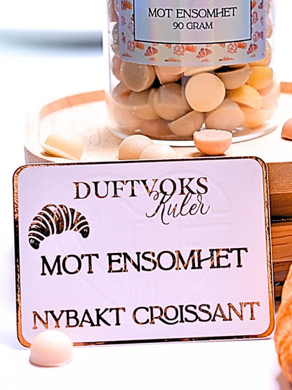 Her er et nærbilde av kortet som følger med duften. Dette er altså framsiden som er foliert med kobberfarge. På baksiden vil du finne vår beskrivelse. Perfekt gave til noen som har det litt ekstra tøft akkurat nå. 