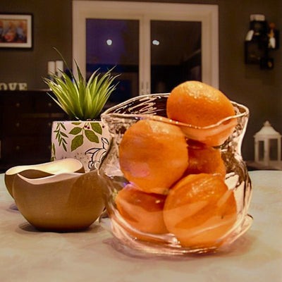 Unzipped glass bolle er også perfekt til frukt. Fyll den med akkurat det du vil! Glass skålen som tar seg fra ut på bordet uansett hva du velger å fylle den med. Den kan også brukes til enhver anledning. Til julegodteriet, påskesnopet, eller hverdagskos. Uansett hva du velger å bruke den til, så vil denne skålen garantert sette steming. 