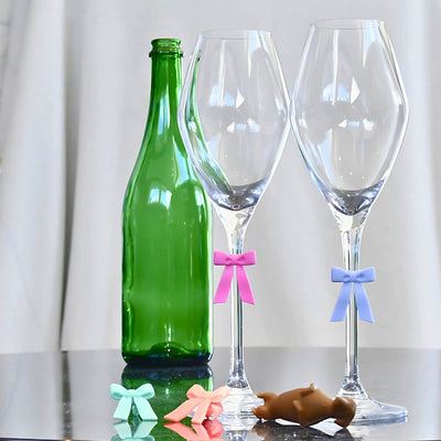 Nydelige sløyfer til vinglasset i 6 forskjellige flotte farger. 