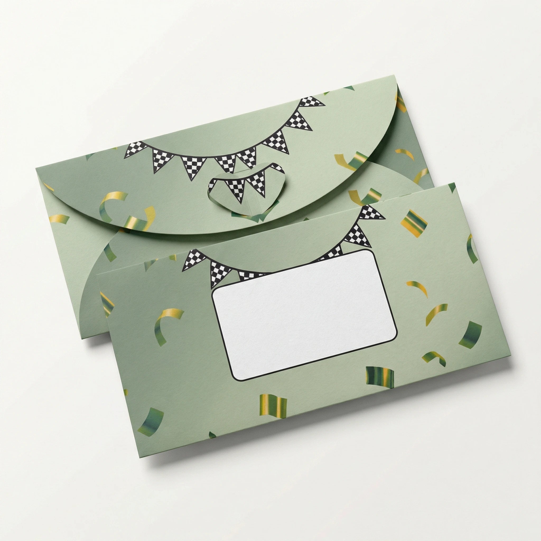 Konvolutt til våre håndlagde kort. Bilde viser forsiden og baksiden på kortet. Kortet er grønt med bursdagskonetti og flagg. Egent felt hvor man kan skrive en beskjed eller hvem kortet er til. 