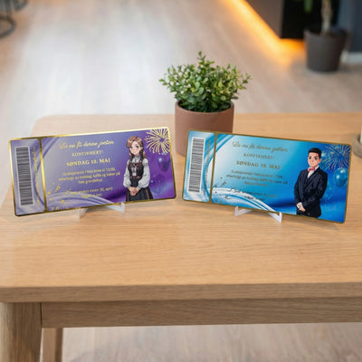 Konfirmasjons invitasjon med tilpasset tekst. Lilla kort til jente og blått til gutt. Begge kortene har gullfoliert tekst og er en inngangsbillett til konfirmasjonen. Morsom og anderledes måte å invitere til konfirmasjon på. Disse kortene har animerte figurer av konfirmanten. 