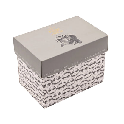 The nightmare before christmas gave eske fra Disney Classic Collectable Mugs med flotte detaljer og tegnet illustrasjoner på hver eske. Jack & Sally. 