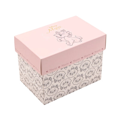 Mariepus kaffekrus kommer i en nydelig gaveeske med flotte detaljer. Rosa lokk og tegne illustrasjoner rundt hele esken. Samlekrus med 10 forskjellige Disney karrakterer man husker fra barndommen. 