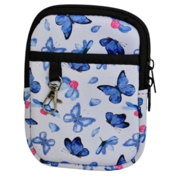 En liten ryggsekk som brukes til termokopper. Blått sommerfugl motiv. Denne vesken er perfekt å putte på drikkeflasken så du alltid har de nødvendige tingene med deg når du går ut døren. Fest den på flasken din med borrelåsen og du har full kontroll på farten. 