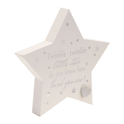Nydelig dekorativ stjerne med teksten Twinkle twinkle little star, do you know how loved you are. 