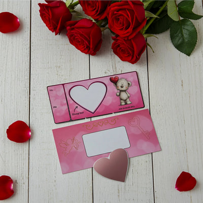 Valentines kortet som gjør hele gaven enda mer spesiell. Om du skal gi bort en helt spesiell valentinesgave i år, så er dette det perfekte kortet. Her må din kjære skrape fram gaven som et flakslodd. Morsom og spennende måte å gi bort en helt spesiell gave på! 