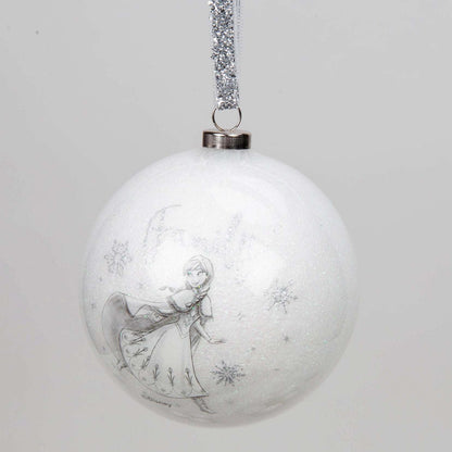 Disney Julekule av Anna fra Frost. Nydelig tegningnet anna figur og snøfnugg på juletre kulen. Kulen er festet i et sølvbånd med glitter så man enkelt kan feste kulen på juletreet. 