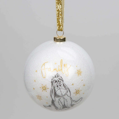 Disney julekule med Tussi. Hvite kule med Family i gulltekst og snøre i gull med glitter.