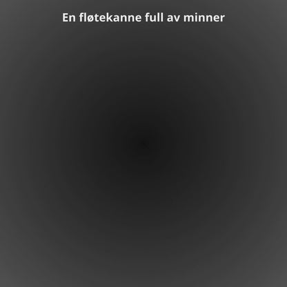 Fløtekanne som ser ut som en melkekartong fra da vi gikk på skolen. Sammen med Dumbo krus fra Disney. 